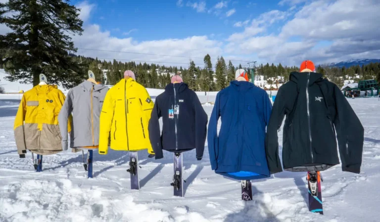 Outdoor Searcher find the best ski jackets for hiker